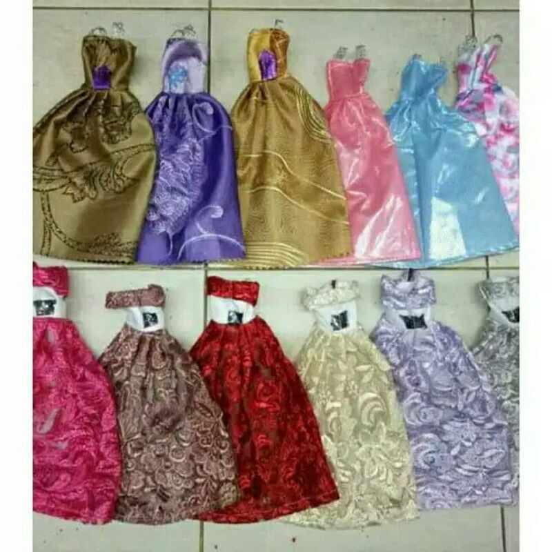 Mainan Baju Barbie Motif Pesta