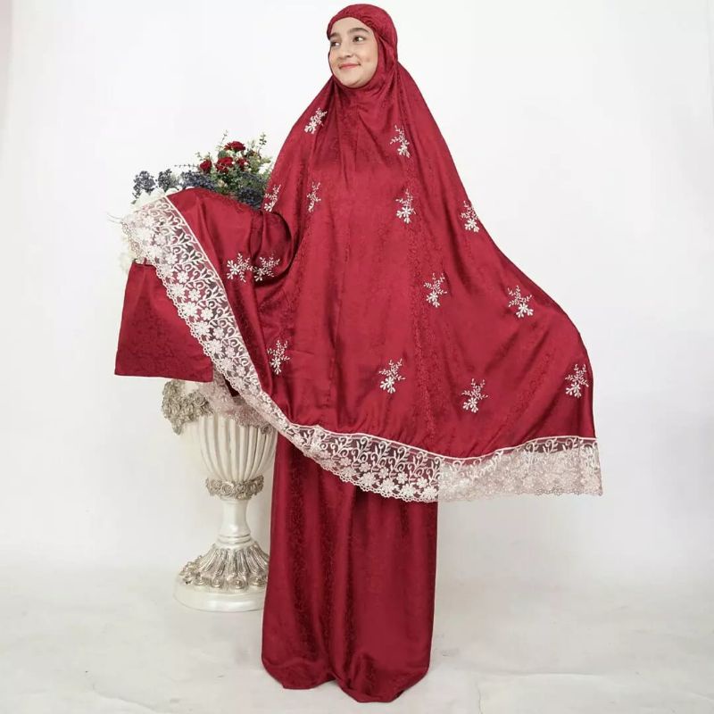 Mukena Sutra Nagita Maroon