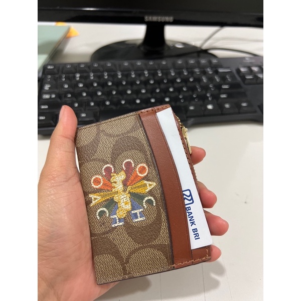 Card Holder Coach