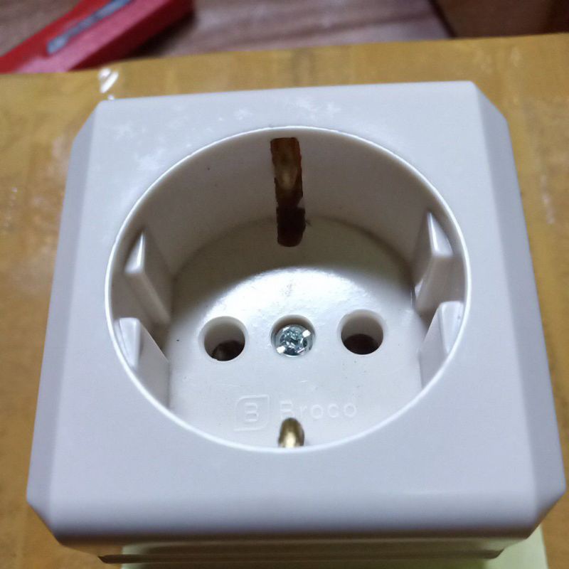 Stop kontak broco tempel Colokan Broco Tunggal Colokan broco singel SNI Ori