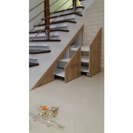 Lemari bawah tangga minimalis