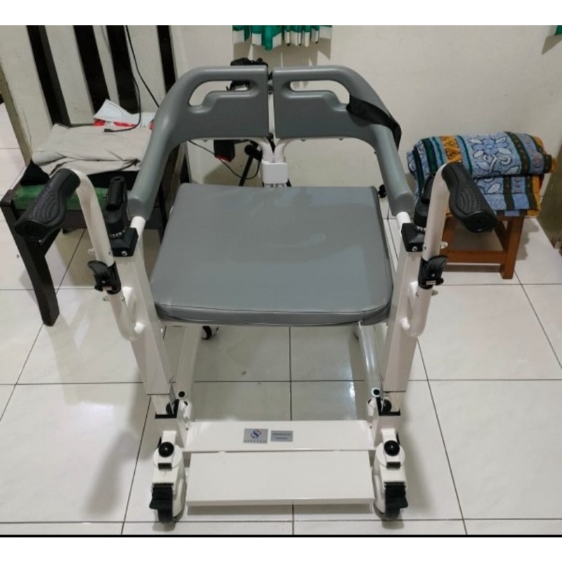 Kursi Roda Transfer Pasien BAB Commode Chair Transport Lift (Khusus Via Ekpedisi/ Luar Kota)