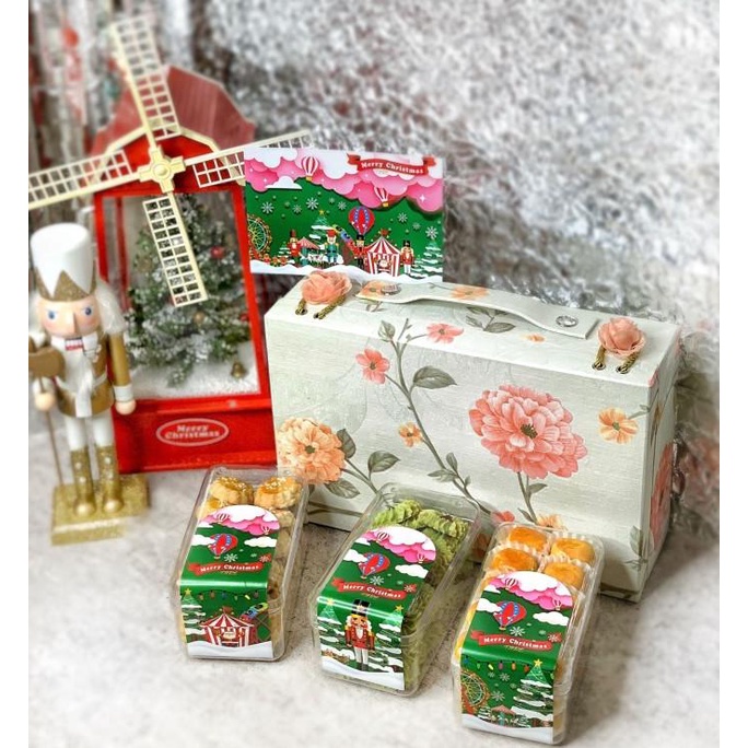 

Ready Christmas Hampers Natal / Kado Natal/ Parcel Natal Set A .