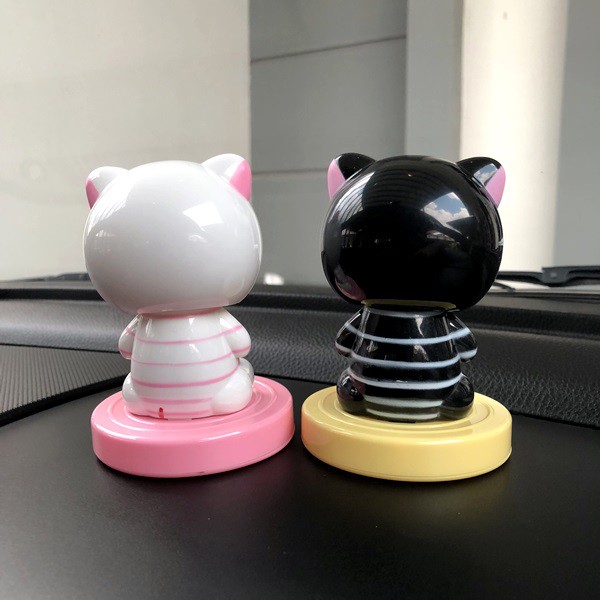 KUCING SOLAR POWER Boneka Figure Miniatur Pajangan Mobil Goyang Kepala Shacking Head