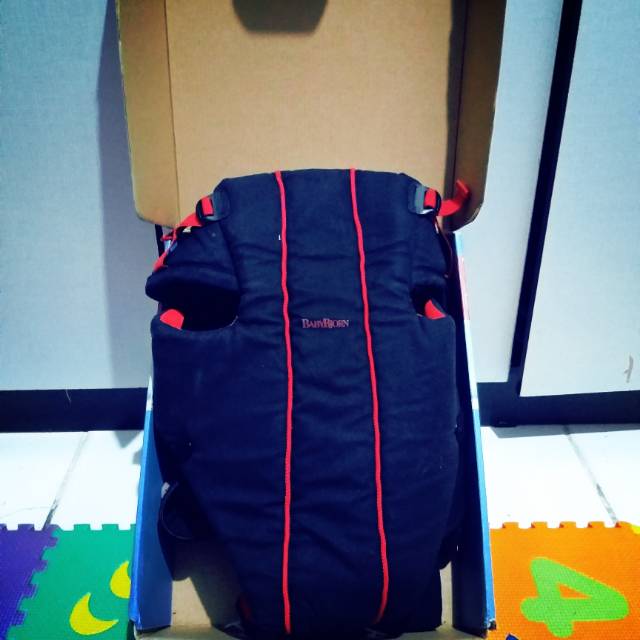 Gendongan baby bjorn