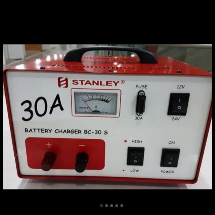Charger Aki/Batrey Stanley 30 A.