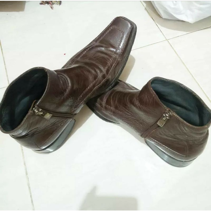 sepatu Clarks of London - sepatu kulit asli - sepatu pantofel preloved - sepatu pantofel jonggol - p