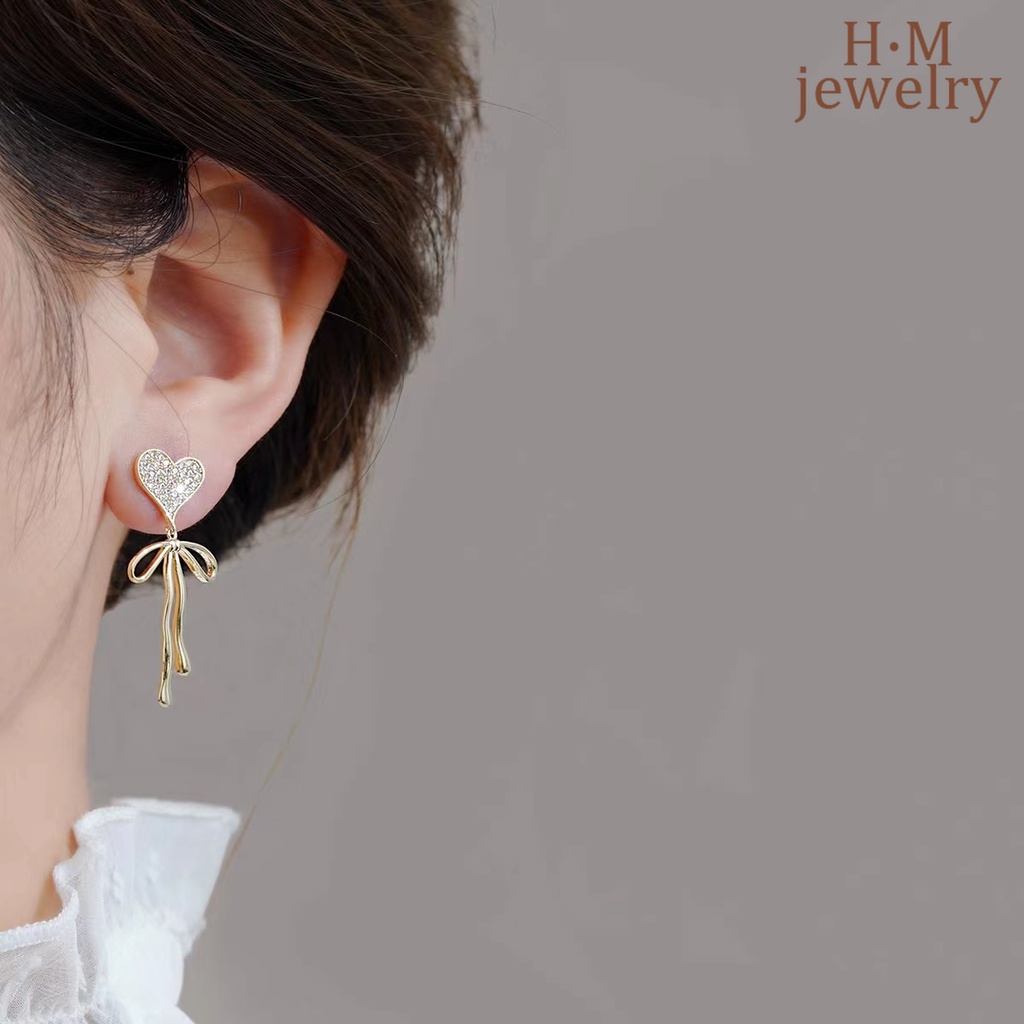 Anting Bentuk Hati Asimetris Warna Putih Gaya Perancis Untuk Wanita