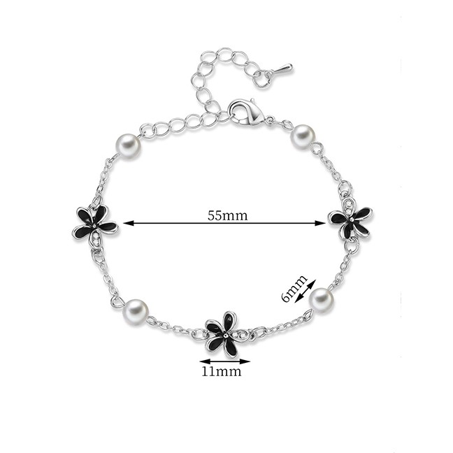 LRC Gelang Tangan Fashion Black+silver Color Flower Shape Decorated Bracelet