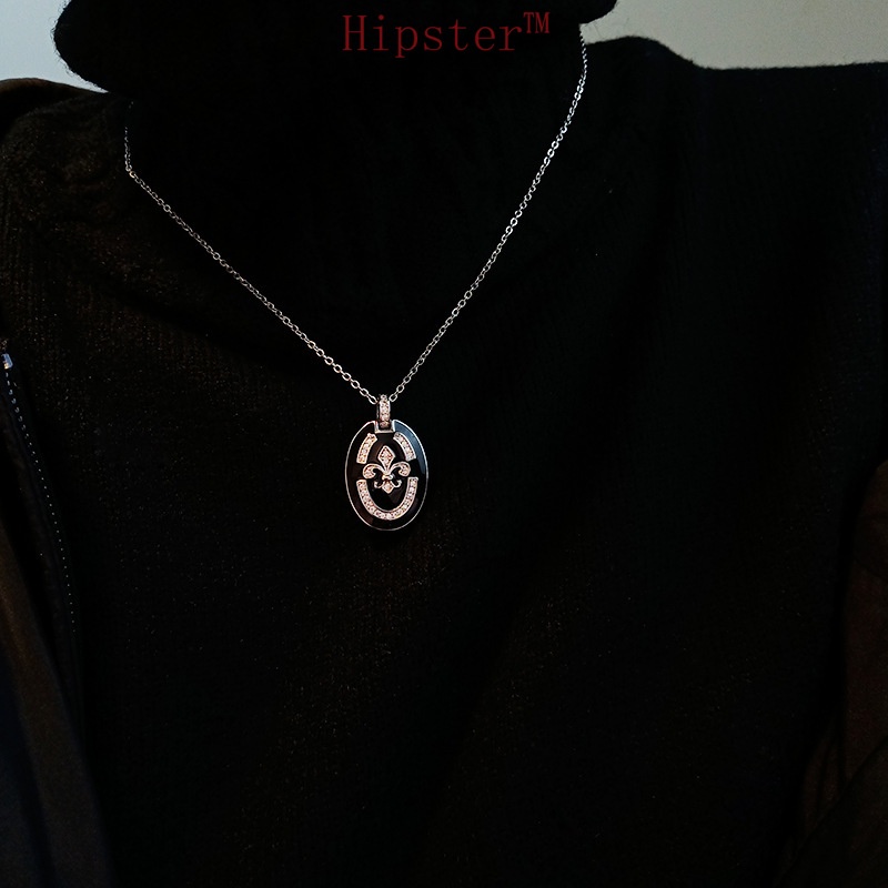 New Hot Sale Diamond Knight Medal Cross Crown Necklace