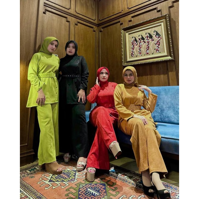 ONESET SUEDE BY SHELLASAUKIA