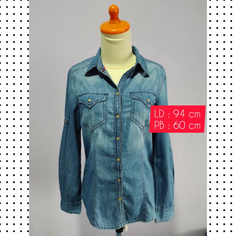 Preloved kemeja denim “ Logo jeans”