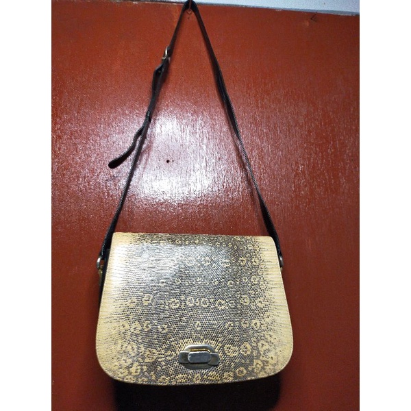 Sling Esquire collection Preloved