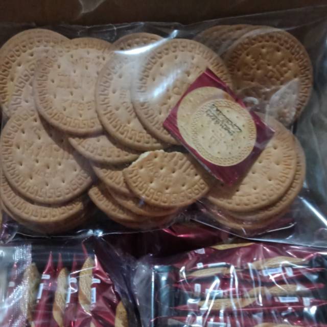 

Biskuit Marie Paling Enak 250gr