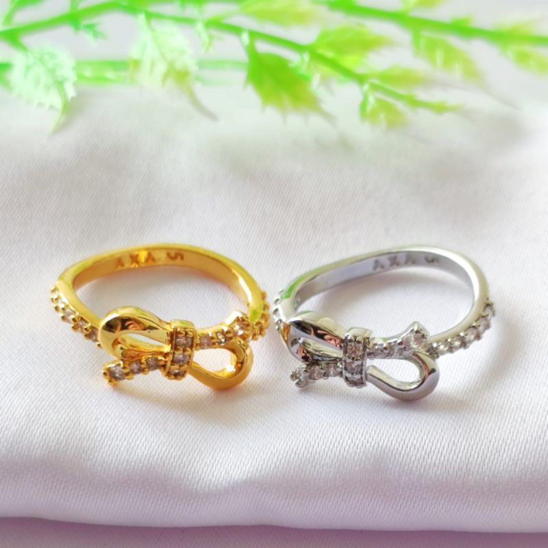 Cincin Xuping Motif Pita Emas dan Putih Antikarat Wanita