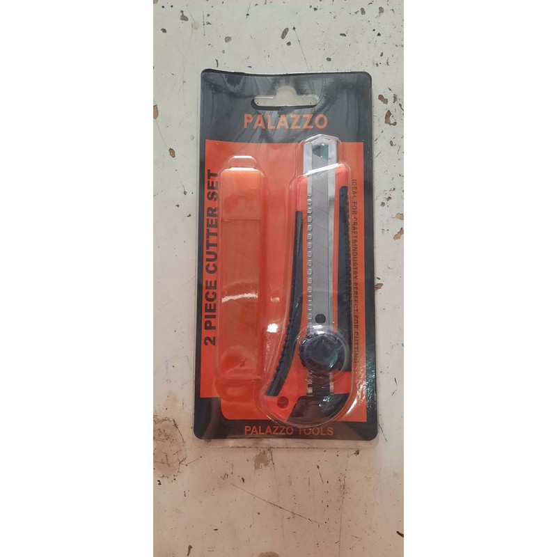 

Pisau cutter Palazzo dengan isi cutter