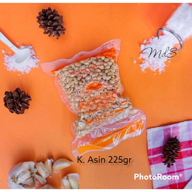 

Kacang Bawang Matahari Asin Spesial 225gr