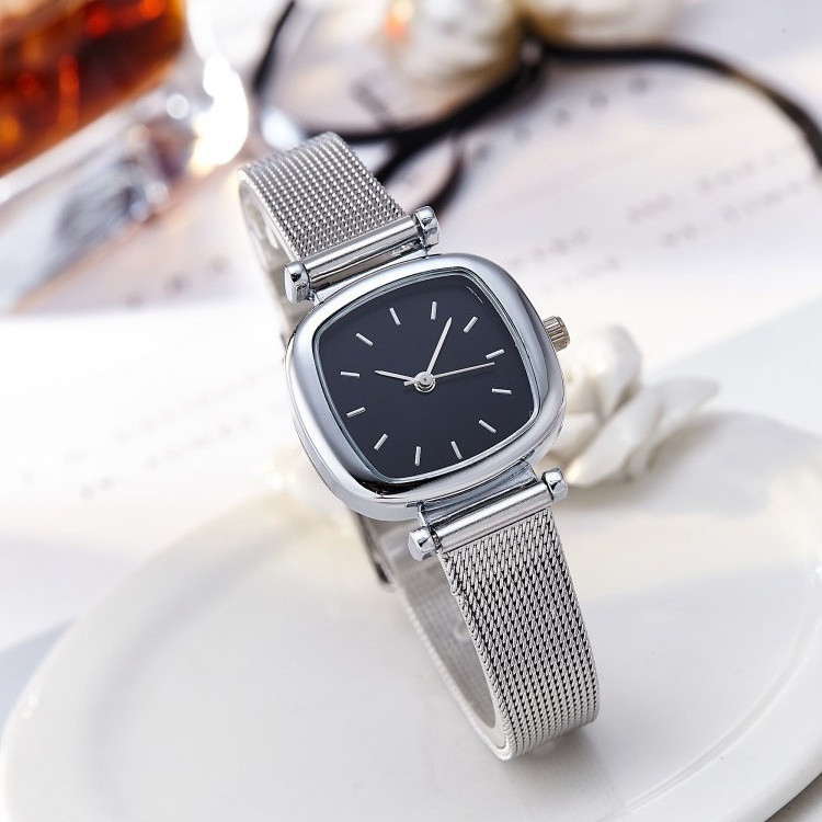 Jam Tangan Wanita Kecil Elegan Dial Kotak Dengan Strap Karet Pasir Fashion Casual Wanita