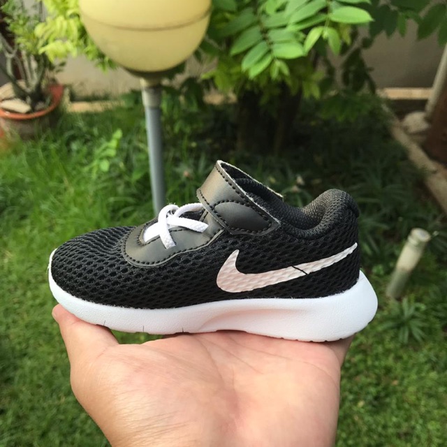 nike tanjun baby shoes