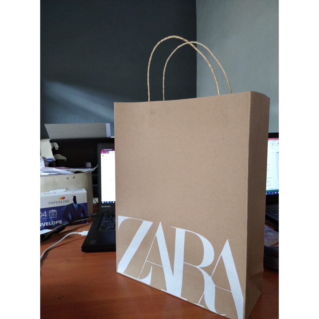 

Paper bag sablon coklat besar uk 25X10X32 ( pxlxt)