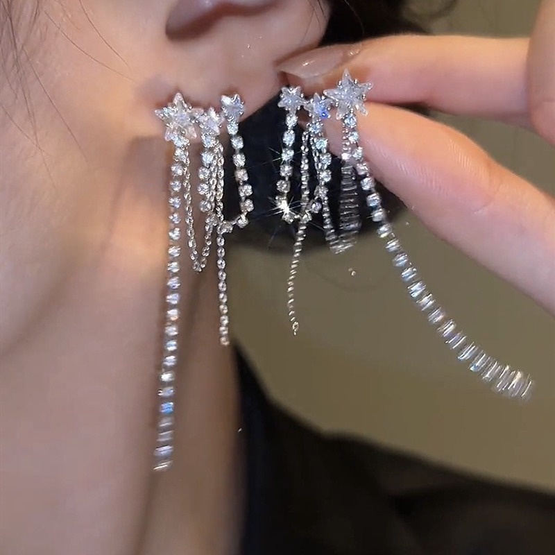 Anting Rumbai Panjang Desain Bintang Bahan Silver Needle Zirkon Untuk Wanita