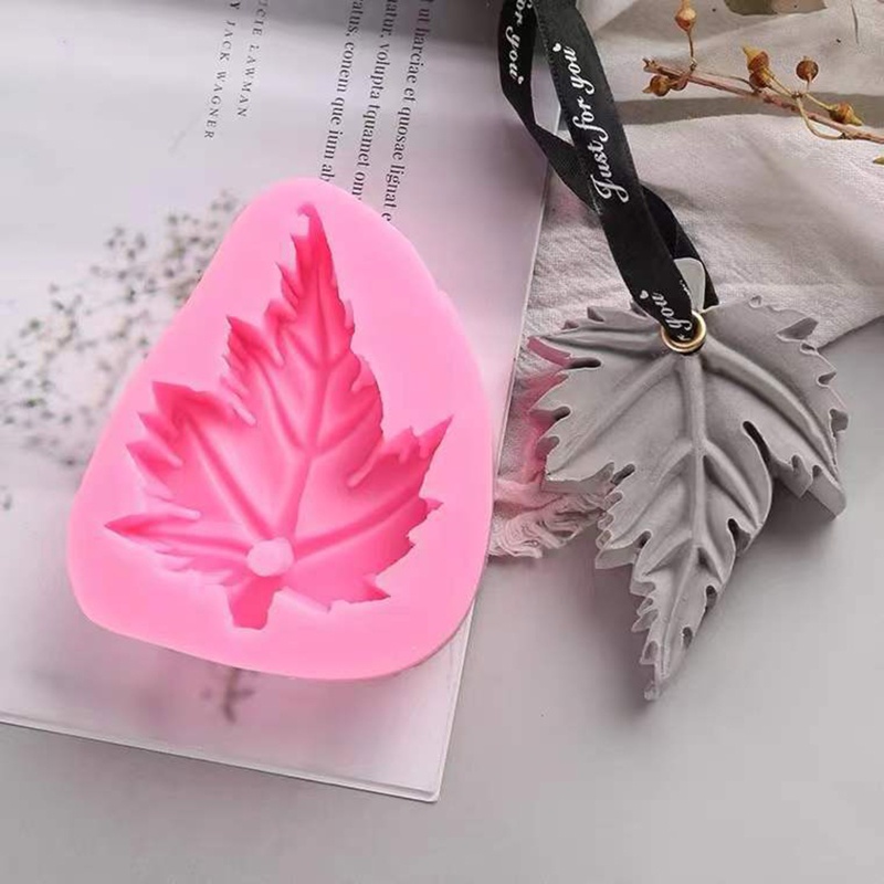 SIY  Leaves Shaped Handmade Keychain Silicone Mold with Hole for DIY Cupcake Decor