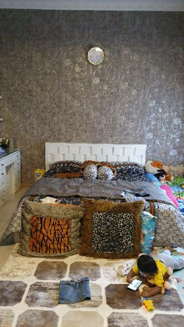 Set Bedcover & Sprei Premium Quality Motif Abu & Coklat