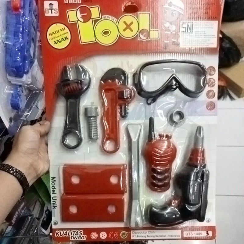 Mainan Alat Tukang Pemadam Kebakaran PMK Fire Engine BTS 1806