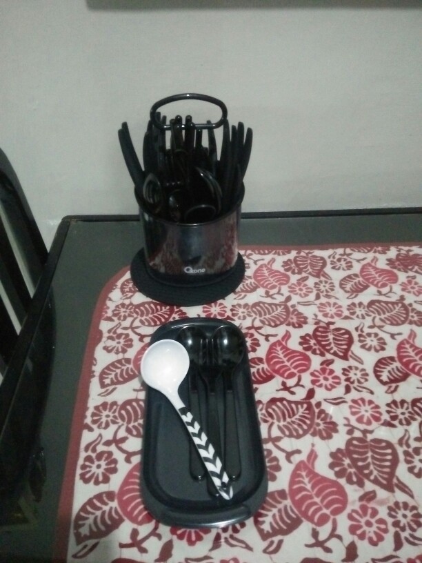 Nampan Melamine Oval Mini