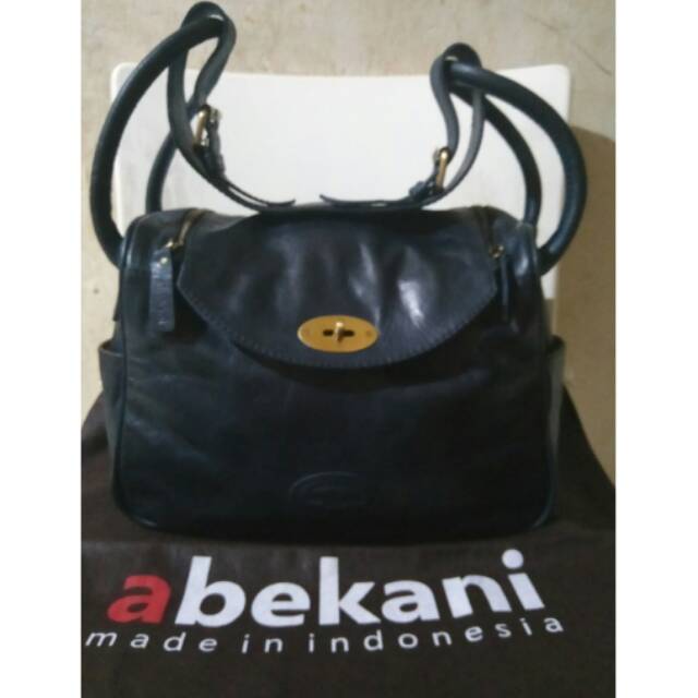 Lumongga Kulo Navy by Abekani