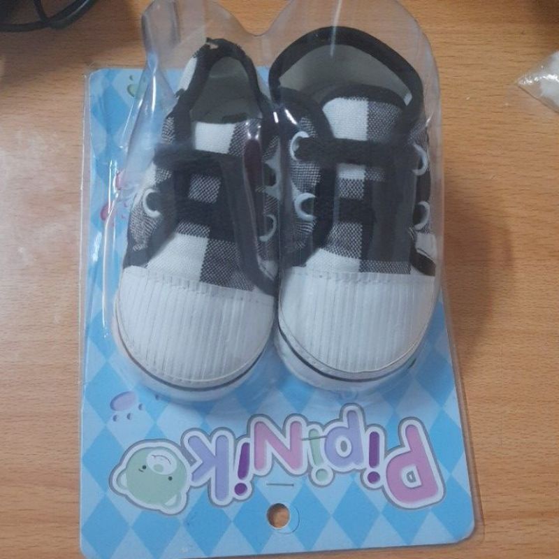 sepatu bayi pipiniko