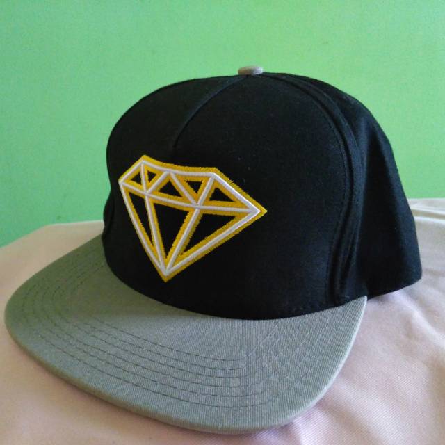 Topi Original Diamond