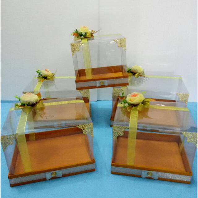 

BEST SELLER!!!! Kotak hantaran gold isi 5