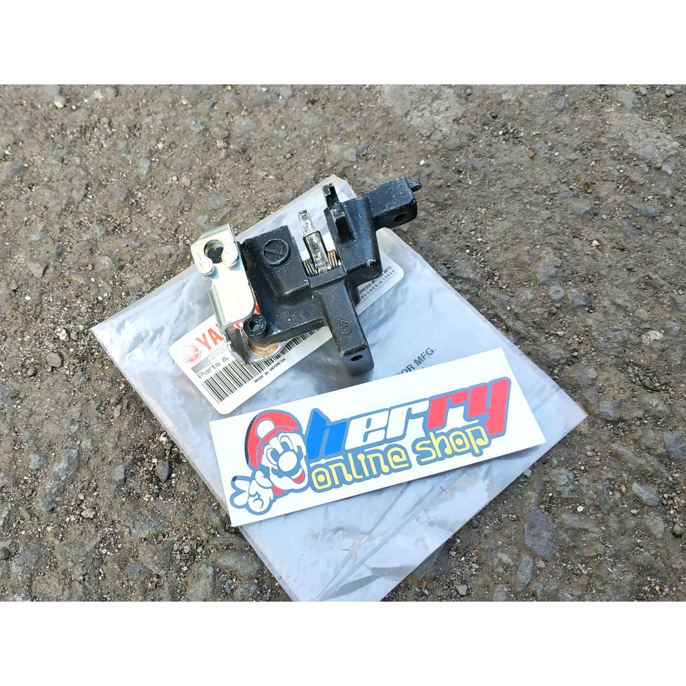 Pengait Jok Kuncian Kunci Jok Seat Lock Assy Engsel Jok Nouvo Z