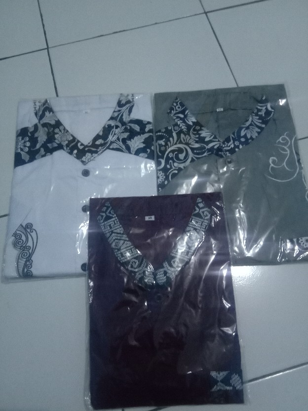 Hem Monteli Kemeja Atasan Pria Lengan Pendek Kemeja Polos Casual Slimfit Putih Hitam Maron