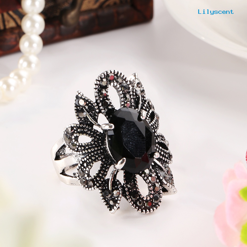 Ls Perhiasan Cincin Alloy Resin Vintage Desain Bunga Hollow Untuk Wanita