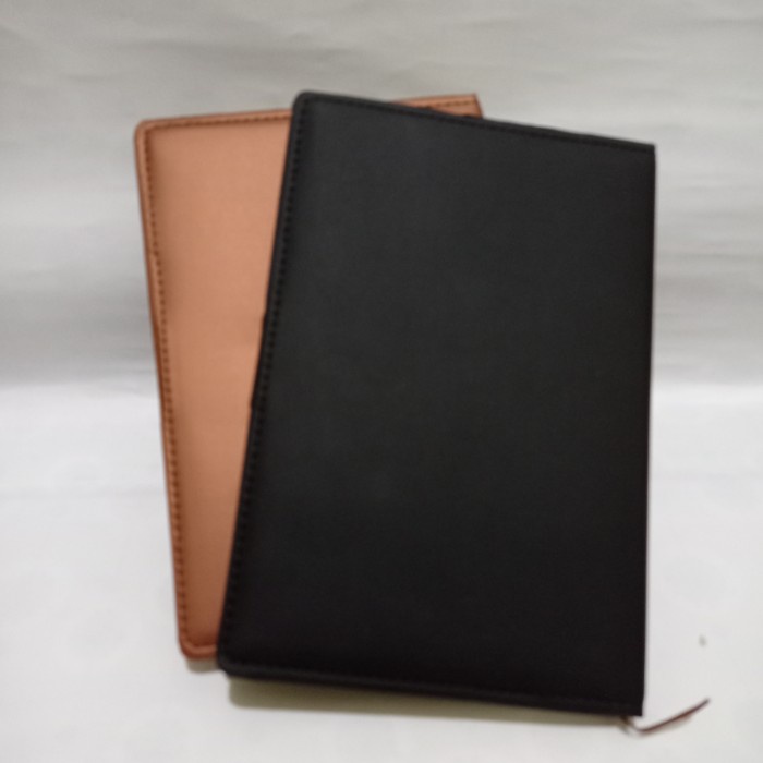 

Diskon Buku Agenda 32K Cover Kulit /Buku Notebook 32K Cover Kulit Limited