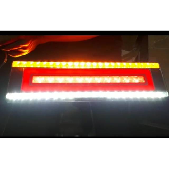 Stop Lamp Lampu Belakang Truk 24 Volt Model Persegi Besar