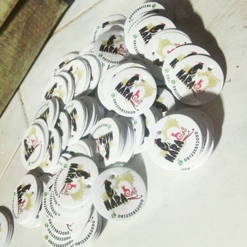 

Label Gantung Bentuk Bulat FREE DESAIN d=4 cm isi 350-385 lembar