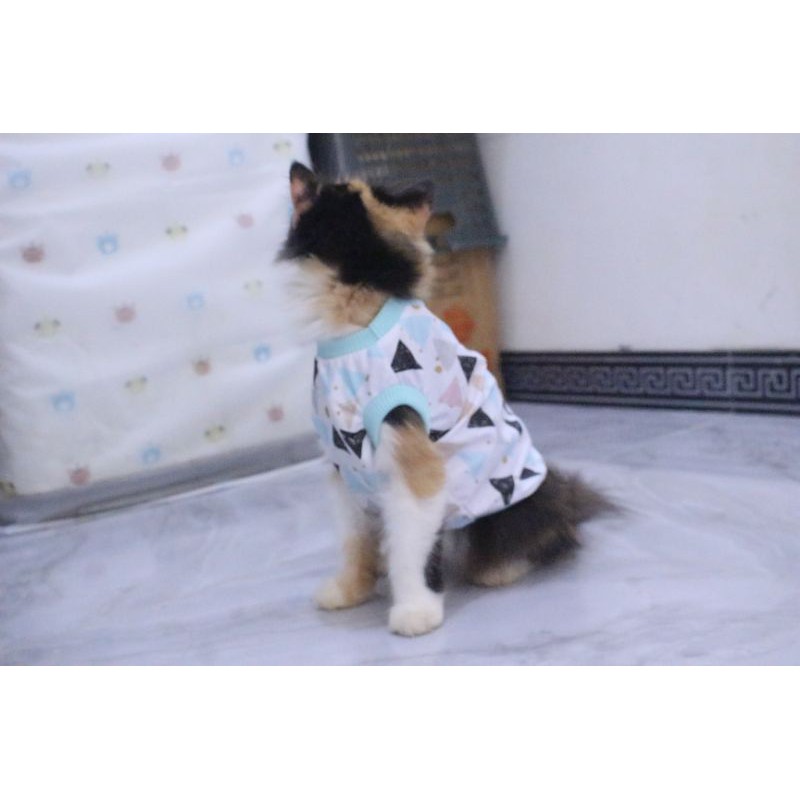 Kaos motif segitiga lucu untuk kucing dan anjing / baju kucing murah size S-XL