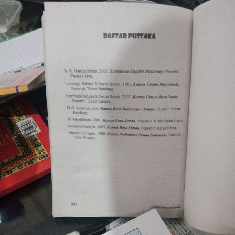 Buku Kamus Bahasa Sunda (15×21)cm