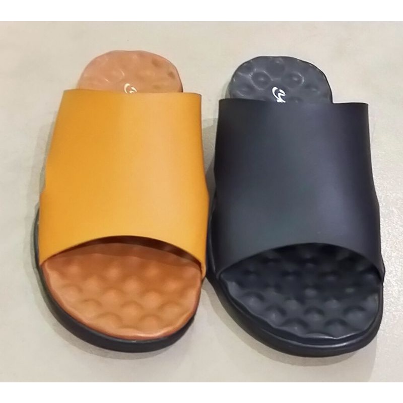sandal pria Yongki Komaladi
