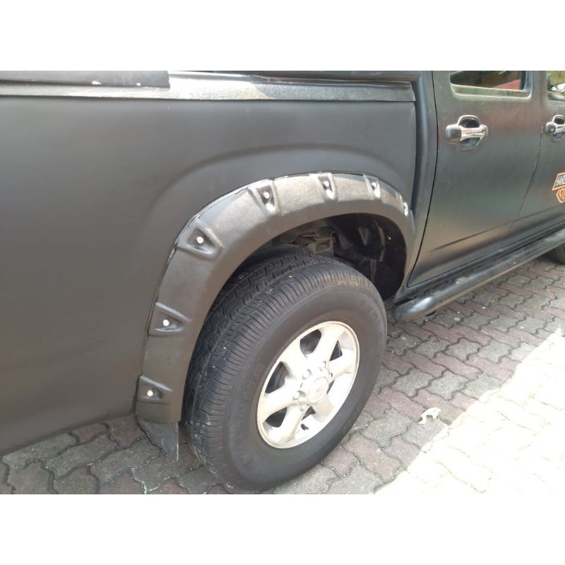 over fender dmax 2007-2012 model baud