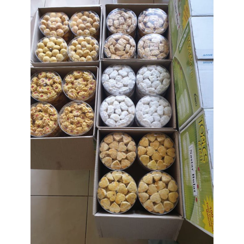 

nastar kastangel,nastar keju,nastar kacang, nastar salju @250 grm sekg muat 4 toples