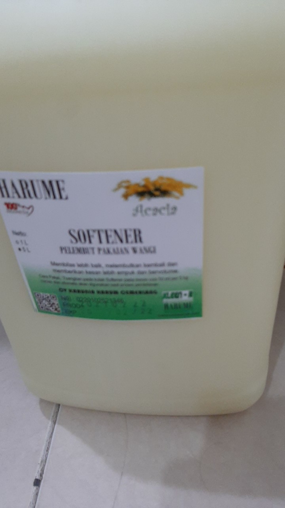 Softener Laundry Wangi Aneka Aroma @ 5 L / Pelembut Pakaian Harum Kleen-r Harume