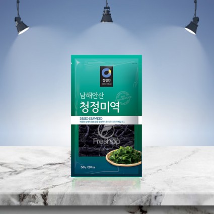 

Chung Jung One Dried Seaweed 50 gr Daesang Rumput Laut Kering Miyeokgu