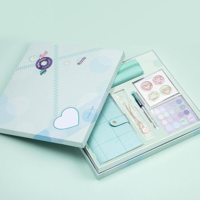 

Deli Alat Tulis Set De Luxe Editon Set Gift Box Biru&Pink SZ631/ SZ630 - Biru