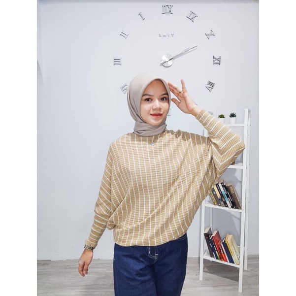 TIARA BLOUSE KNIT/ BATWING RAJUT STRIPI PREMIUM