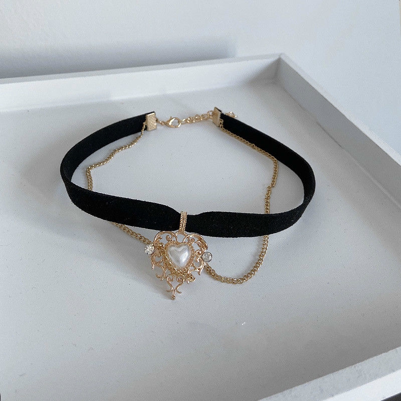 Kalung Choker Pendek Bahan Velvet Dengan Liontin Hati Peach Gaya Retro Untuk Wanita