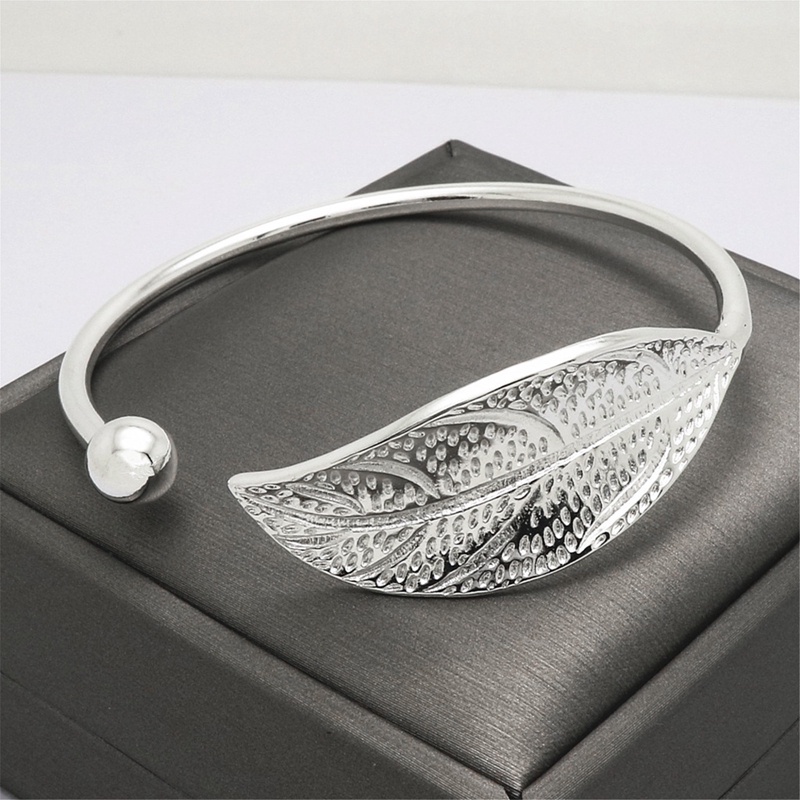 Gelang Bangle Open Desain Daun Warna Silver Untuk Wanita